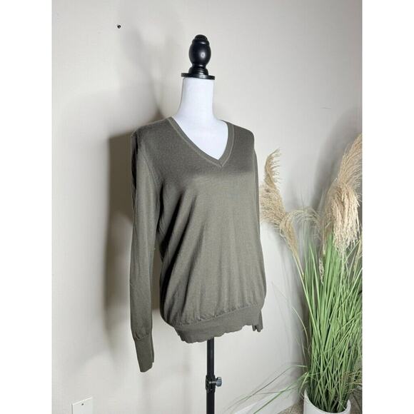 Uniqlo Sz Large 100% Pure New Wool V Neck Green Sweater Longsleeve Lightweight - Picture 2 of 7
